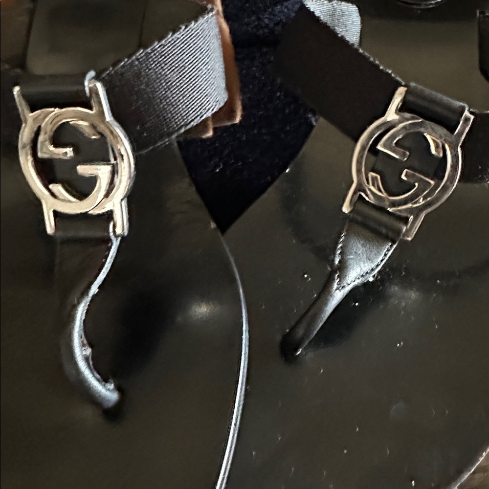 Vintage Gucci Black Leather Sandals w/Silver Logo Detail • Oooohlala & Amore! 🇮🇹 - Picture 2 of 10